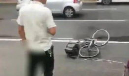 男子撞飞视频,现场画面令人触目惊心